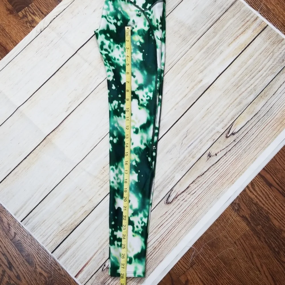 Ghost Flower Green Tie Dye Leggings